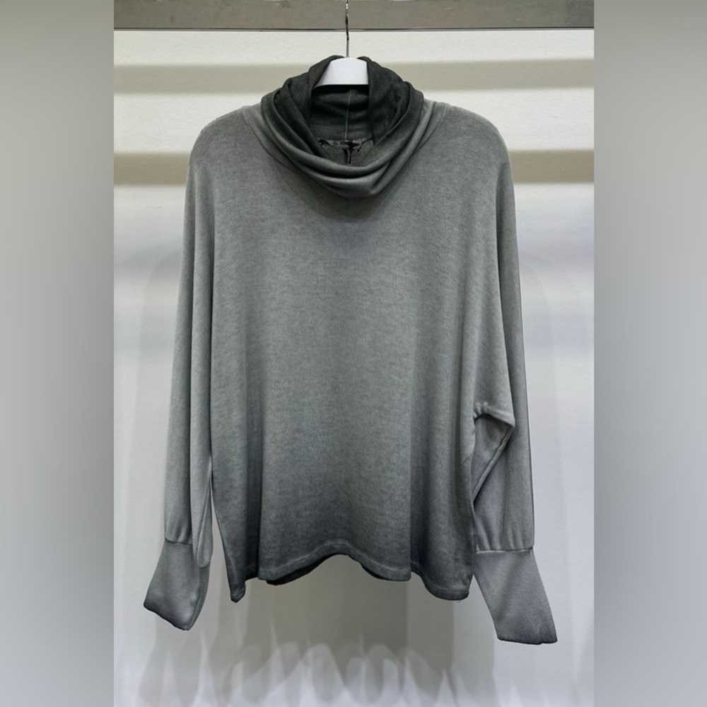 (80572-ARM) TURTLE NECK LONG SLEEVE LIGHT KNIT TOP - Picture 1 of 6